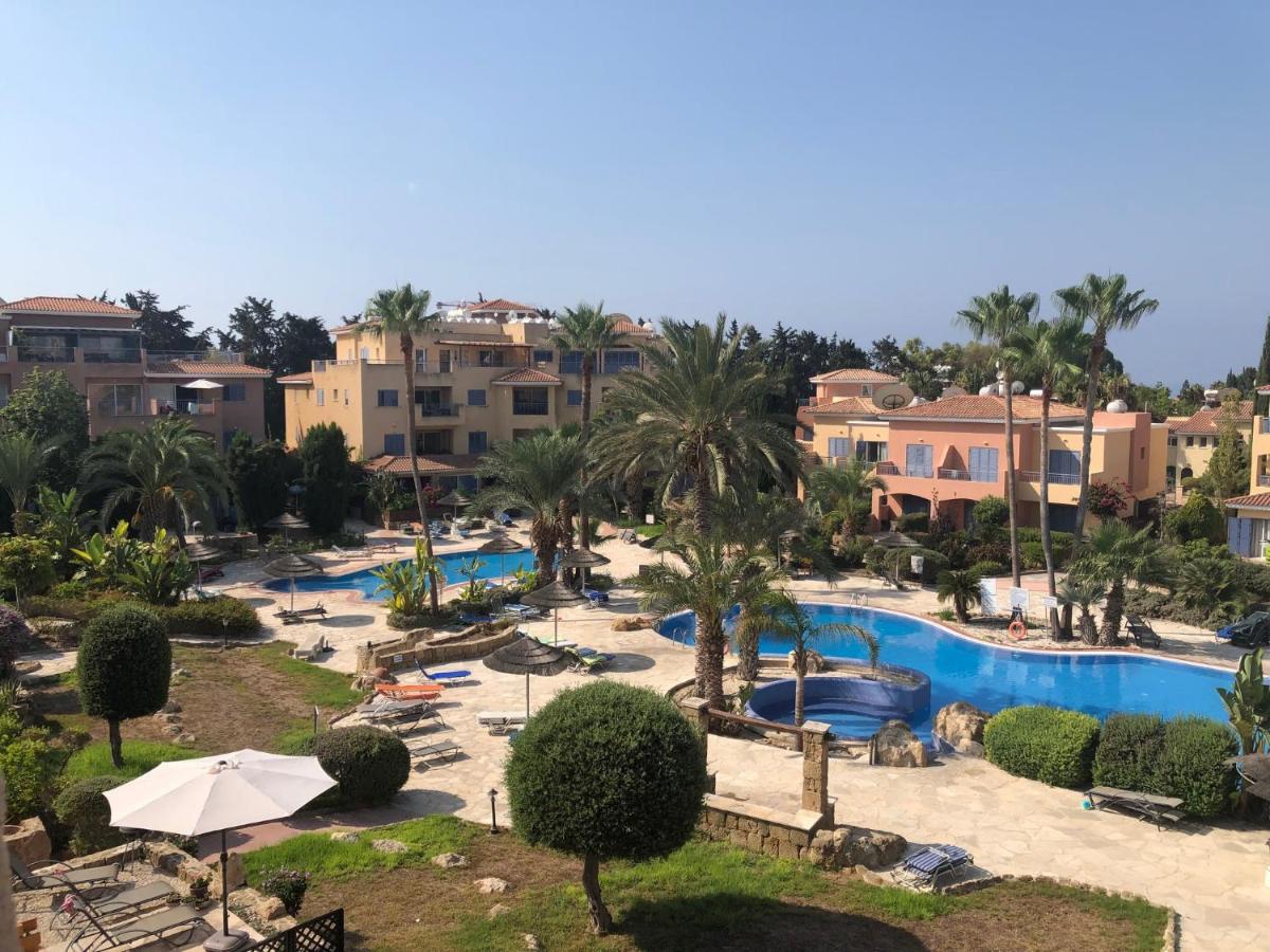 Limnaria Gardens - 1 Bedroom, Sunny Apartment With Stunning Pool Views Paphos Kültér fotó
