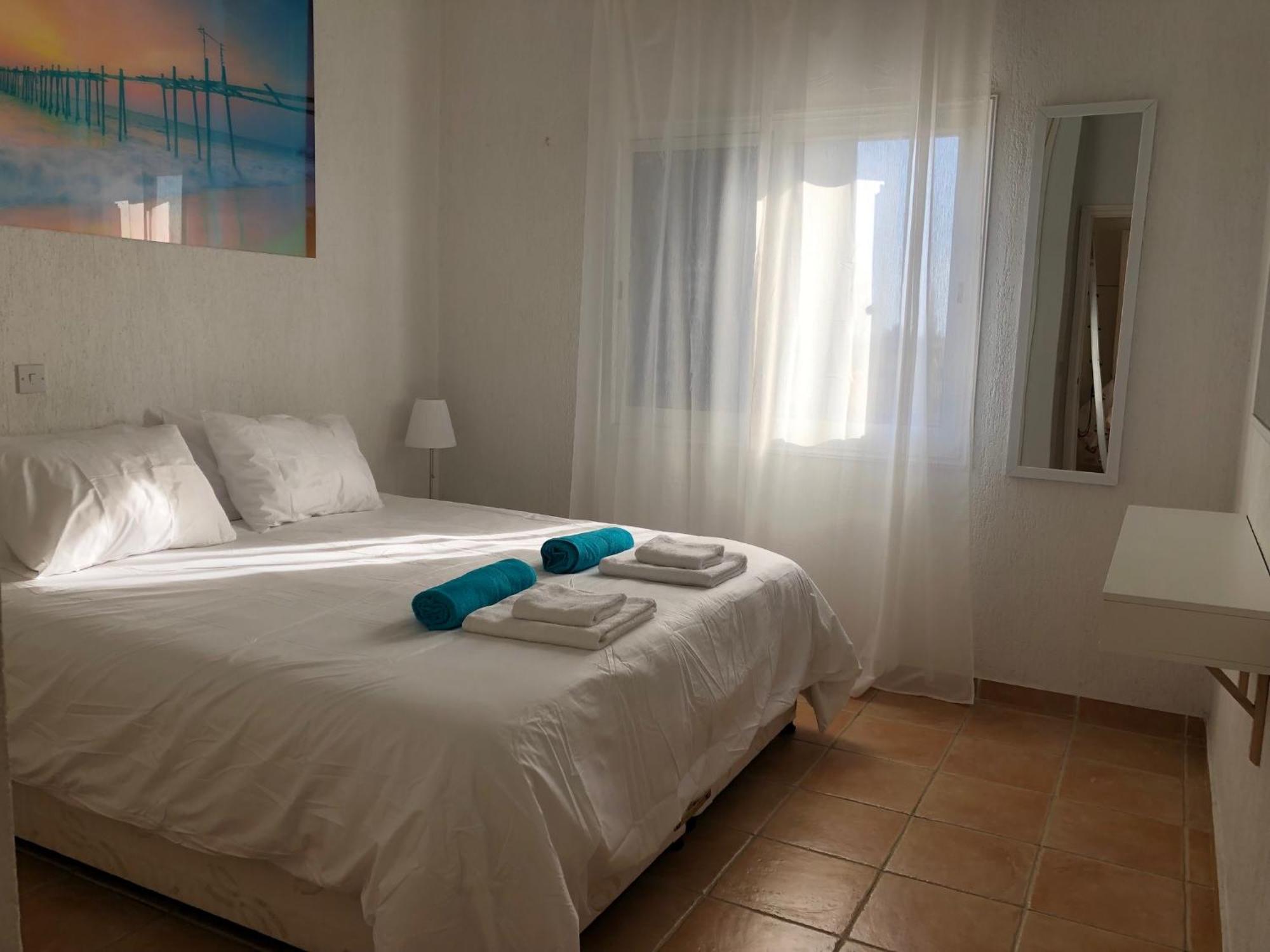 Limnaria Gardens - 1 Bedroom, Sunny Apartment With Stunning Pool Views Paphos Kültér fotó