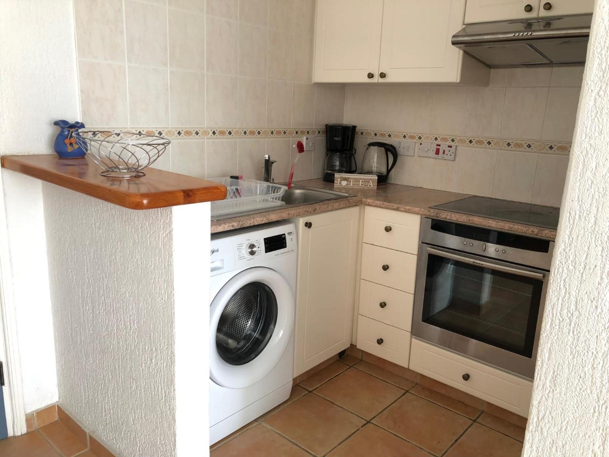 Limnaria Gardens - 1 Bedroom, Sunny Apartment With Stunning Pool Views Paphos Kültér fotó