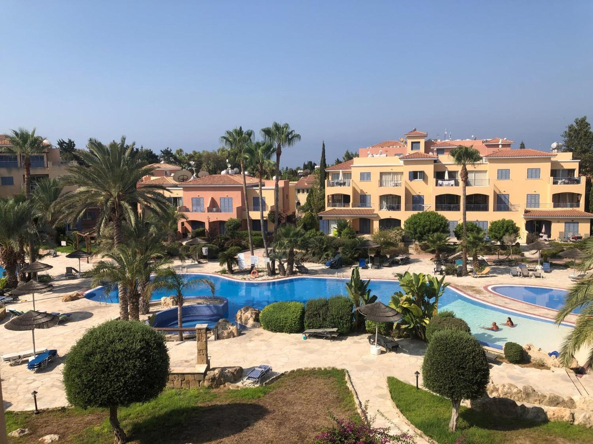 Limnaria Gardens - 1 Bedroom, Sunny Apartment With Stunning Pool Views Paphos Kültér fotó